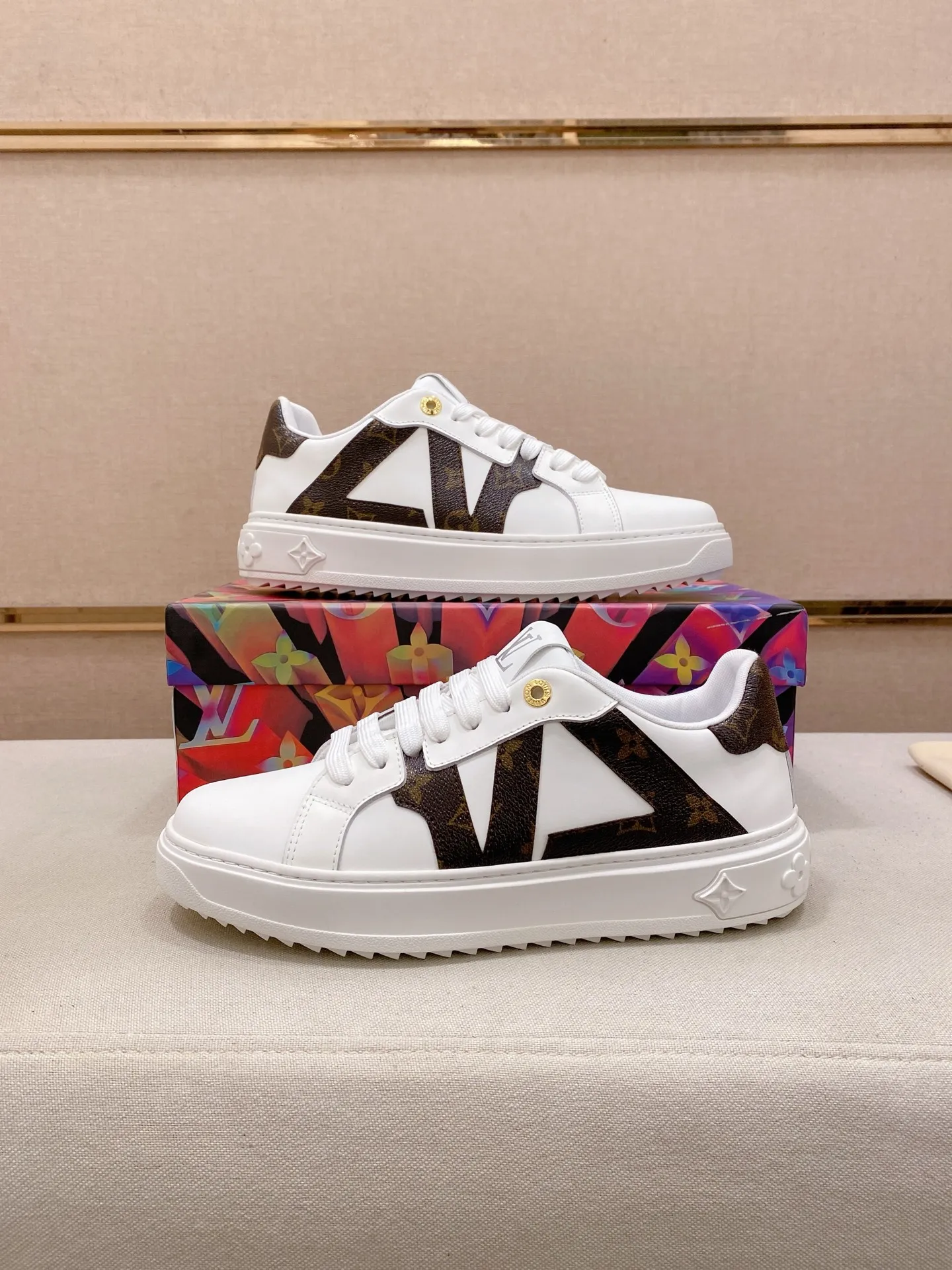 Men's shoes💰: 540💰(Niuli: full package) louis vuitton (Louis Vuitton/lv) top 🔍🔍 new models are on sale at the same time at the counter. The upper 🇮🇹 is imported from Italy, first-layer cowhide, and the lining is fully imported cowhide. 💪💪, completely 1⃣️ to 1 ⃣️Re-engraved🇮🇹💪💪, ⚠Sole: The original sole is specially provided by the original factory, the exclusive movable molded sole is super comfortable, ⚠The original factory follows the order, 🔍🔍high quality, you can enter and exit the counter at will, welcome to compare⚠. Code number:38-44